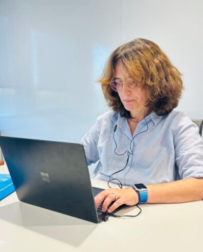 María Gómez Espinosa
 Doctora en Ciencias de la Educación por la UCM, licenciada en Matemáticas, postgrado en e-learning y redes sociales. For,adora de docentes.