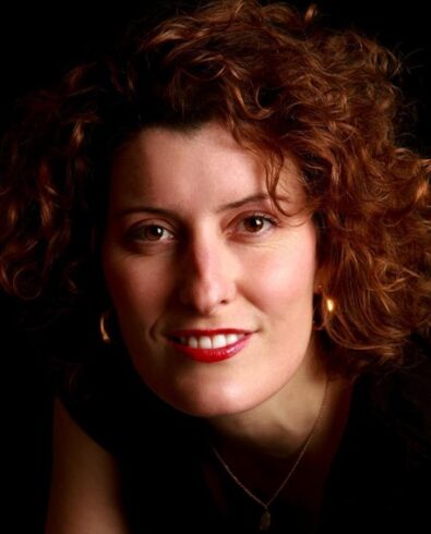 Ana Pellicer Vázquez
Doctora en Literatura Española e Hispanoamericana por la Universidad Autónoma de Madrid. Máster en edición por la Universidad de Salamanca. Diploma de especialización en dirección de empresas culturales por la Universidad de Navarra (IESE).