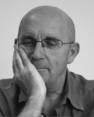 Manuel Gómez Segarra
Doctor por la Universidad Complutense en Comunicación audiovisual, publicidad y relaciones públicas. Licenciado Geografía e Historia, especialidad Historia Contemporánea por la Universidad de Santiago de Compostela. Profesor Universidad Internacional de La Rioja
